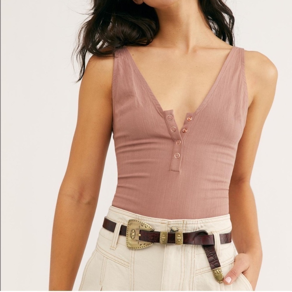 Free People Intimately Pink Mauve Larissa Bodysuit Sleeveless Tank Henley Snap